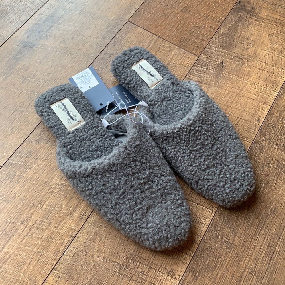 NWT Teddy Mule🍁
